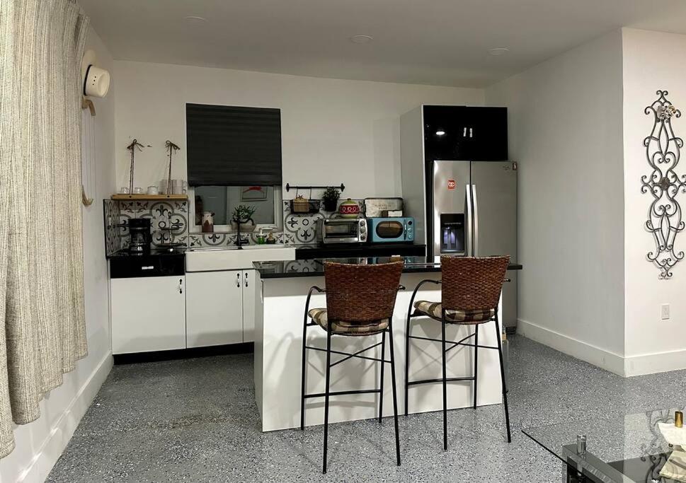 Flora'S Garden Apartment/Studio North Miami Extérieur photo
