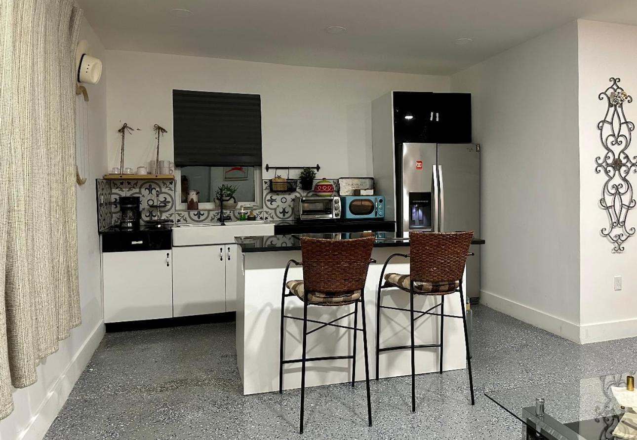 Flora'S Garden Apartment/Studio North Miami Extérieur photo